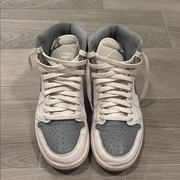 Nike Jordan Men’s Gray and White High-Top Sneakers Size 7 - Picture 2 of 7